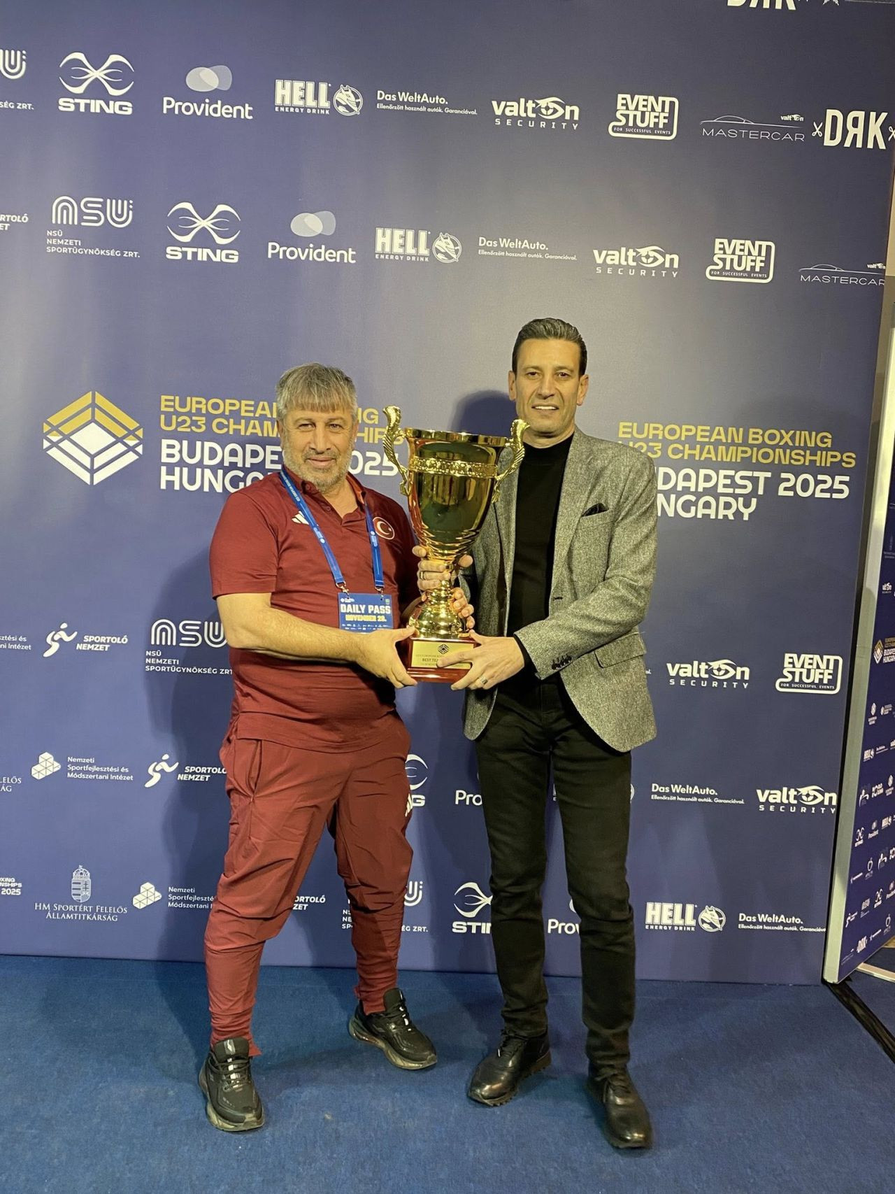 Sultanlarımız Macaristan'ı Fethetti, Takım Halinde Şampiyonuz! - Sayfa 1