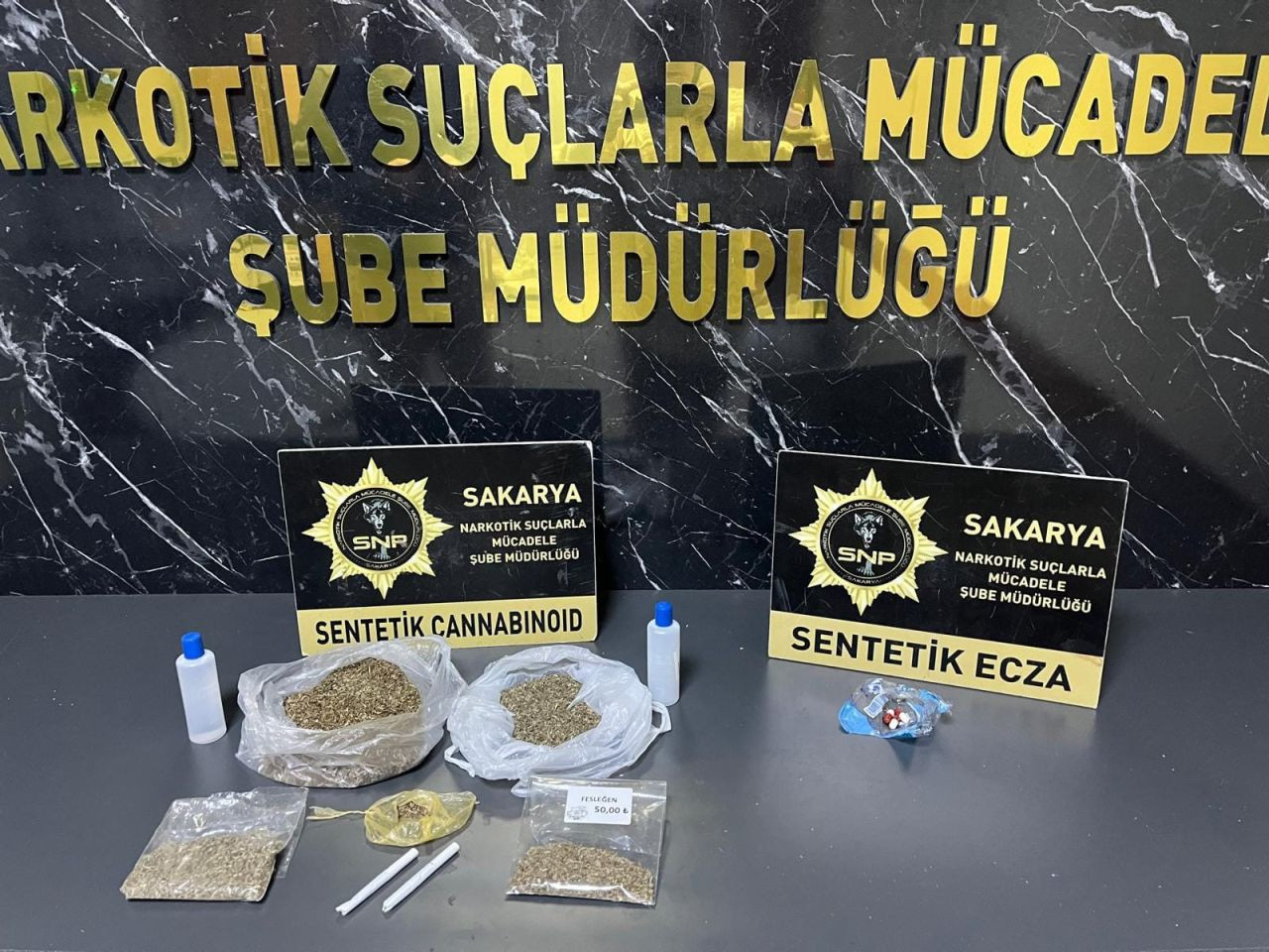 Sokak Satıcılarına Darbe: 13 Şüpheli Yakalandı - Sayfa 1