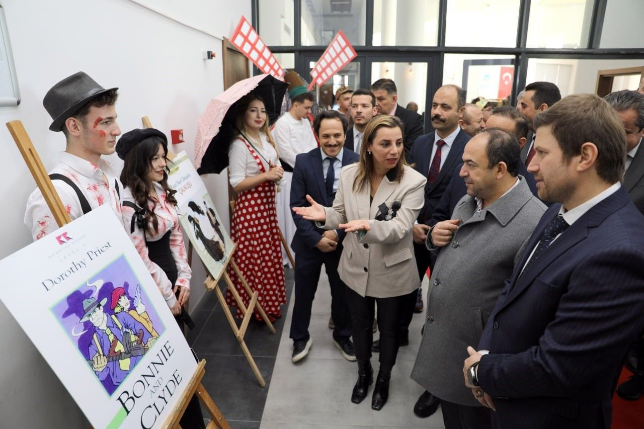 Lise Öğrencileri Roman Kahramanlarıyla Aileye Dikkat Çekti - Sayfa 3