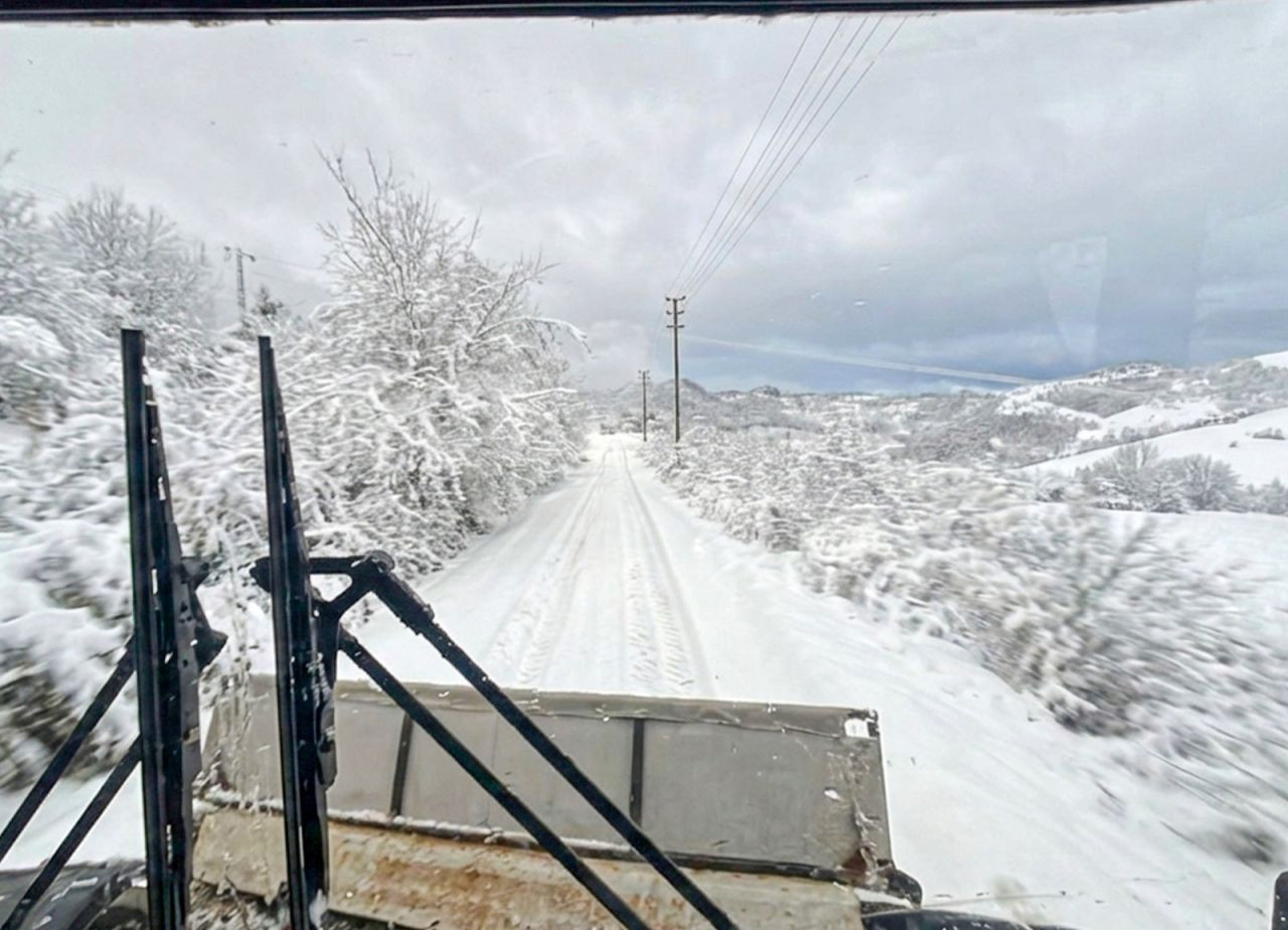 Büyükşehir’den Güncel Kar Raporu: 31 Yol Açıldı, 4’ünde Çalışma Sürüyor - Sayfa 3