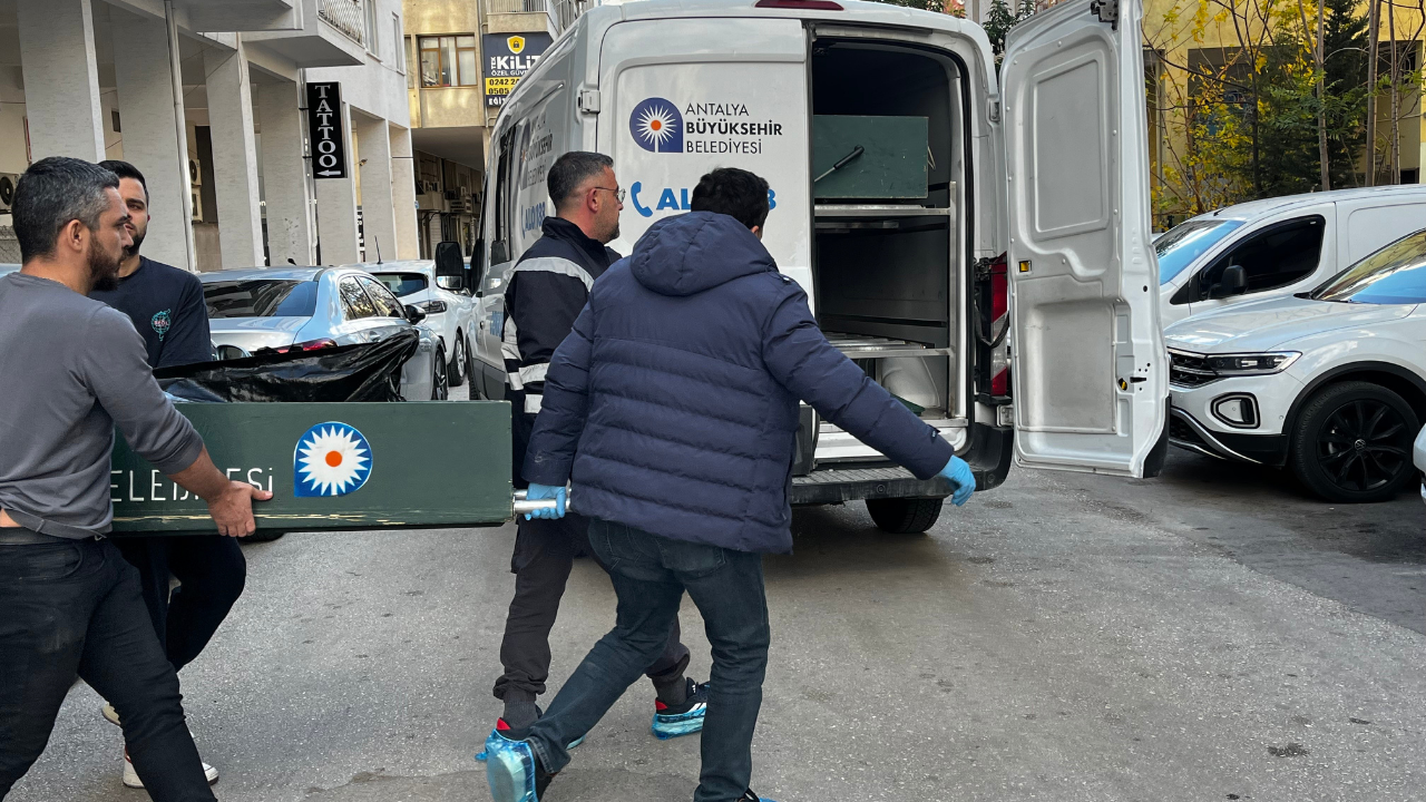 Antalya’da Evinde Ölü Bulunan Yaşlı Kadının Kızı Tutuklandı - Sayfa 4