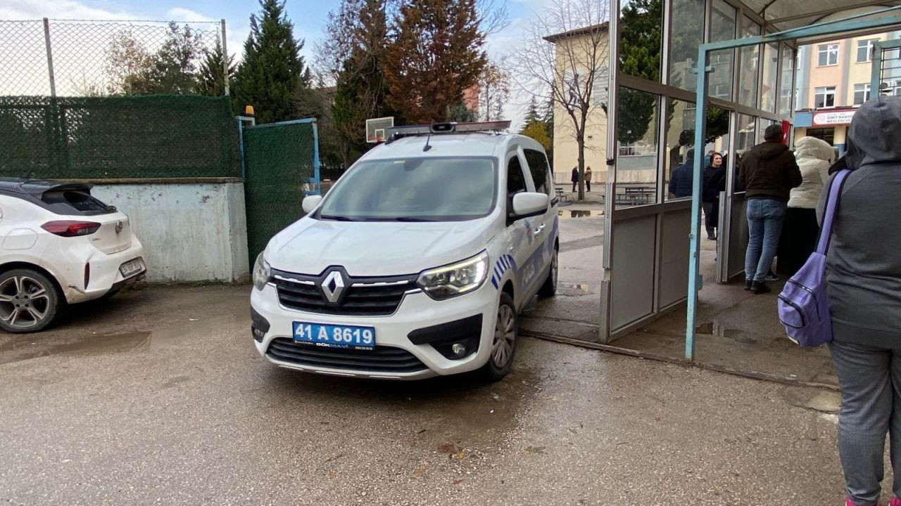 Kocaeli’de Lise Bahçesinde Silahlı Rehin Alma: Baba Gözaltında - Sayfa 1