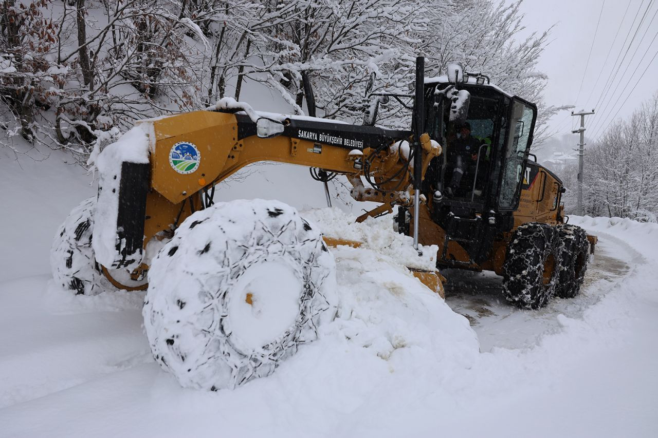Büyükşehir’den Kar Raporu: 36 Noktada Kar Küreme Çalışmaları Sürüyor - Sayfa 2