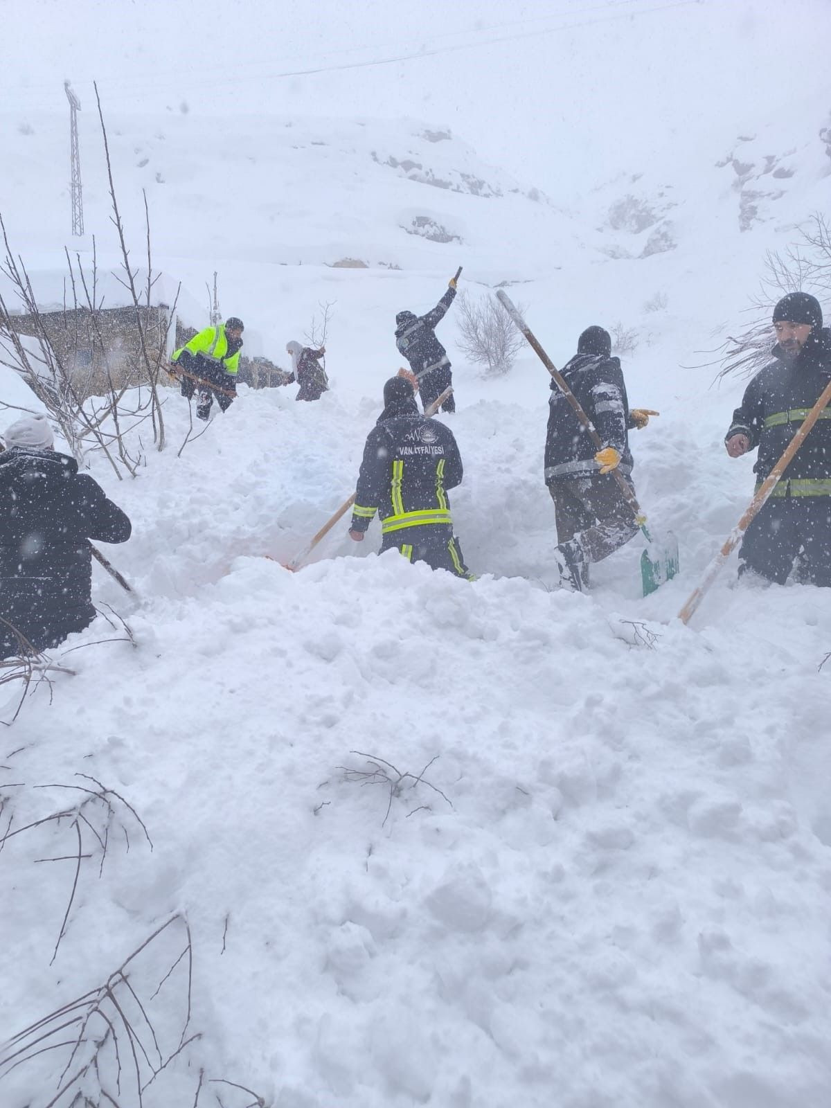 Van Çatak’ta Çığ Felaketi: 1 Kayıp, 22 Ev Boşaltıldı - Sayfa 3