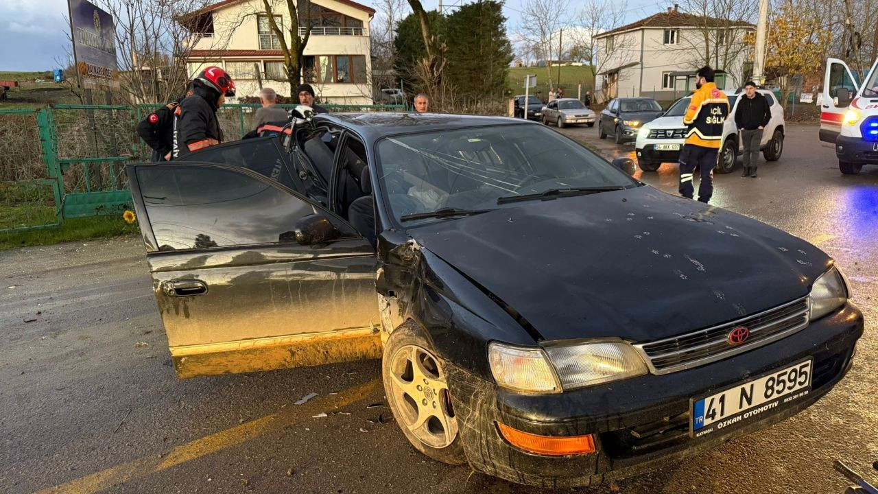 Köpeğe Çarpmamak İçin Manevra Yapan Sürücü Duvara Çarptı - Sayfa 3