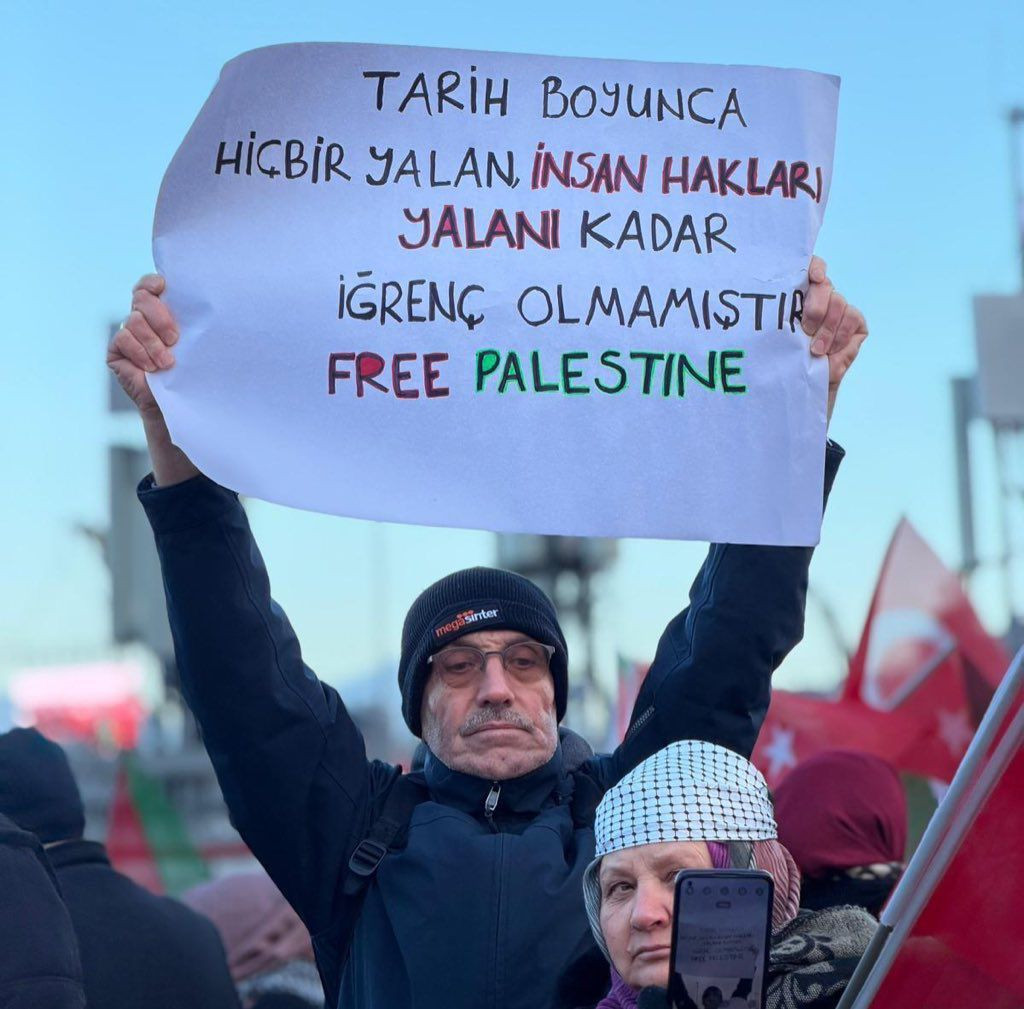 Ali İhsan Yavuz da Galata Köprüsü’ndeki Gazze Yürüyüşüne Katıldı - Sayfa 3