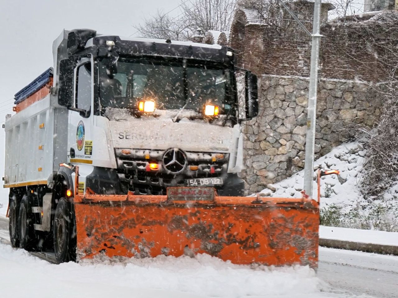 Serdivan’da Kar Mesaisi: Ekipler 7/24 Teyakkuzda - Sayfa 4