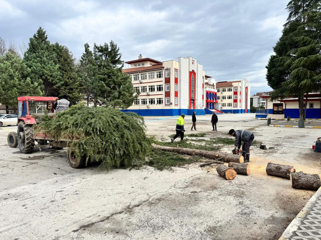 Serdivan Belediyesi, Kuvvetli Rüzgâra Karşı Önlemleri Artırdı - Sayfa 4
