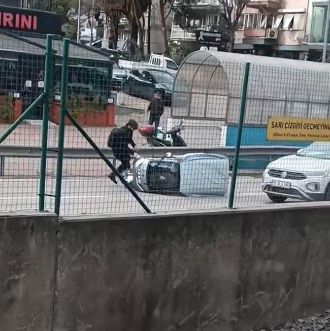 Bursa’da Şiddetli Rüzgar Mini Otomobili Devirdi - Sayfa 3