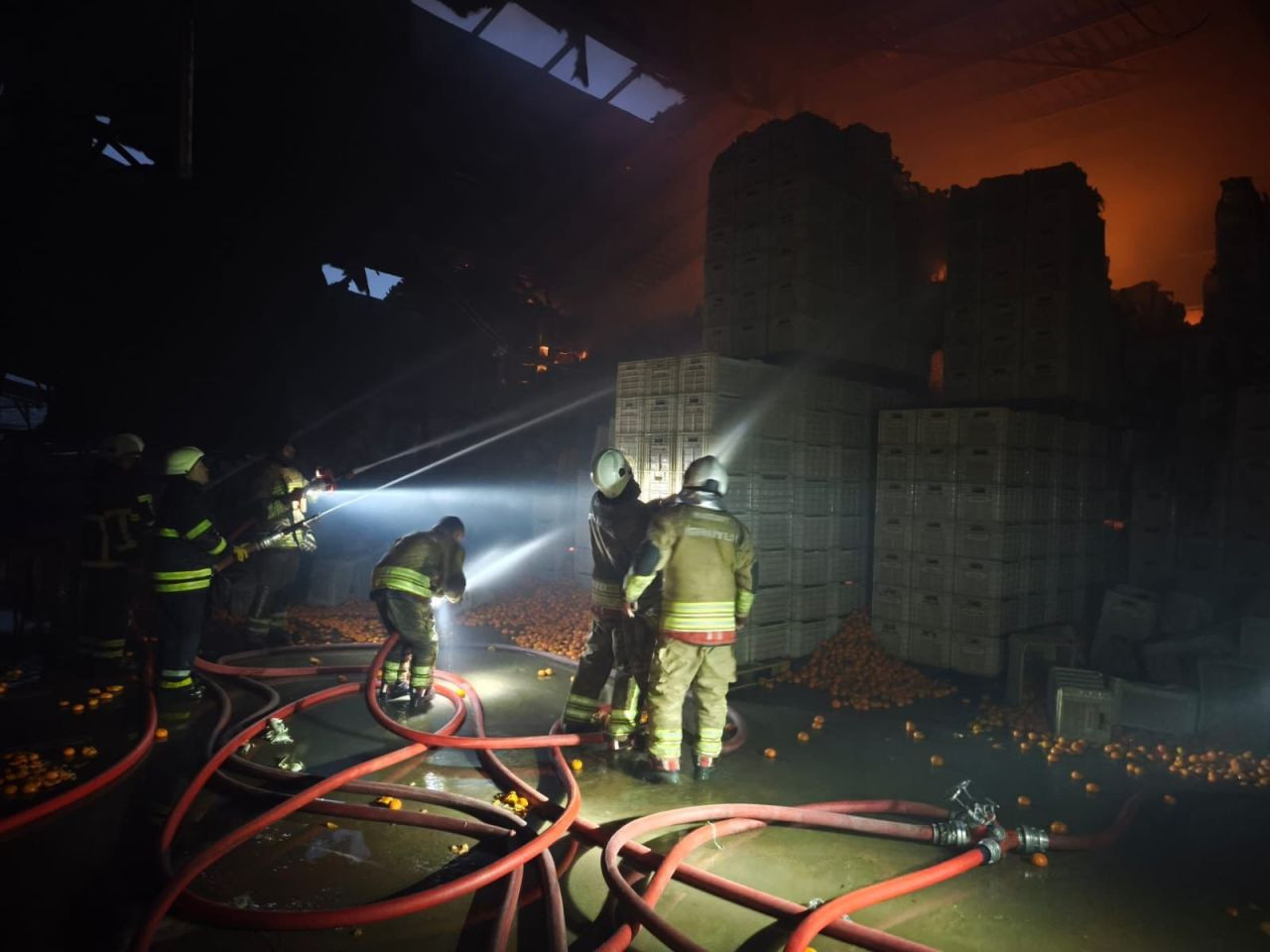 Hatay’da Narenciye Paketleme Fabrikasında Yangın - Sayfa 1