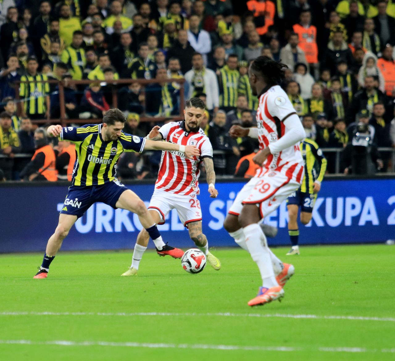 Turkcell Süper Kupa Yarı Finali: Fenerbahçe, Samsunspor’u 2-0 Mağlup Etti - Sayfa 4