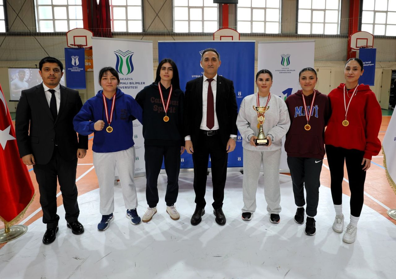 SUBÜ’de Ayak Tenisi Ve Futsal Turnuvaları Tamamlandı - Sayfa 1