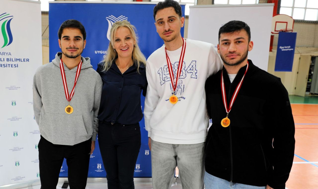 SUBÜ’de Ayak Tenisi Ve Futsal Turnuvaları Tamamlandı - Sayfa 4