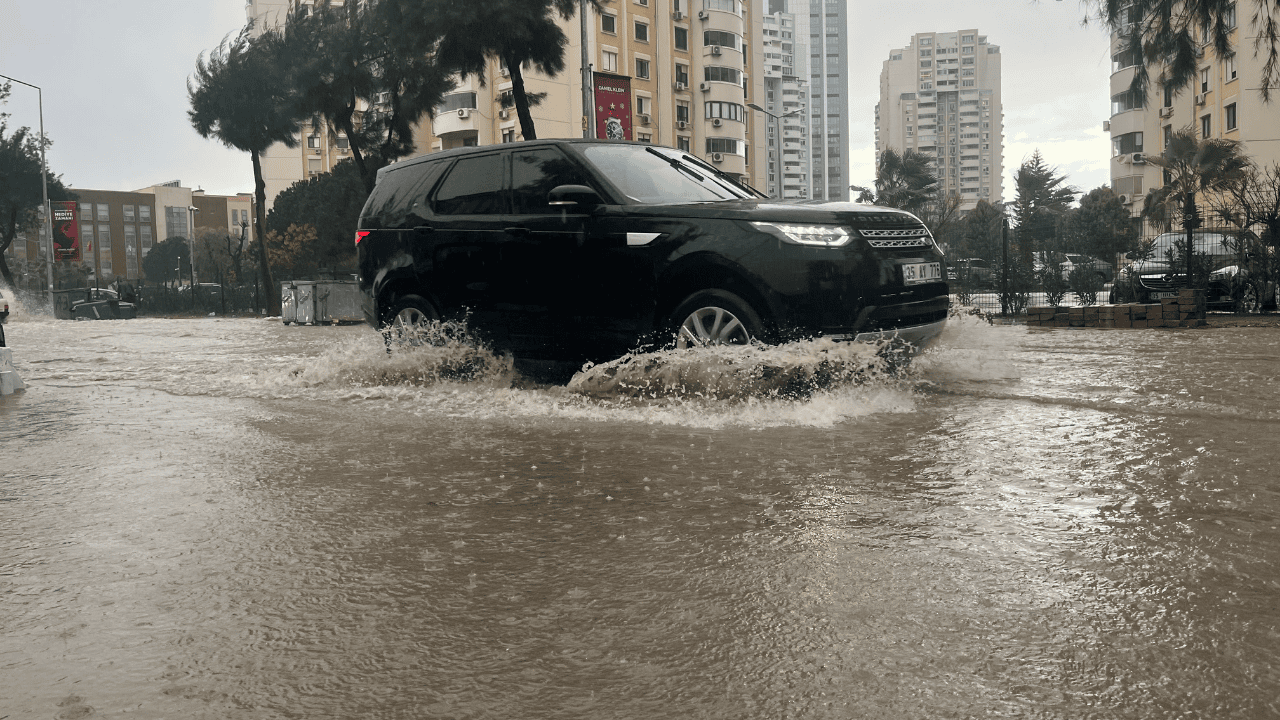 Sağanak Ve Fırtına Hayatı Felç Etti - Sayfa 2