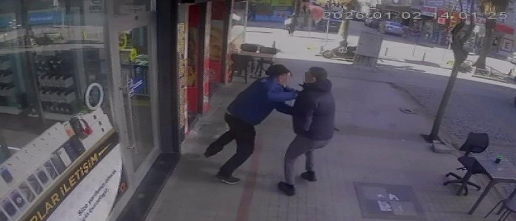Pendik’te Oyuncak Silahla Kuyumcu Soygunu Girişimi: Şüpheli Tutuklandı - Sayfa 2