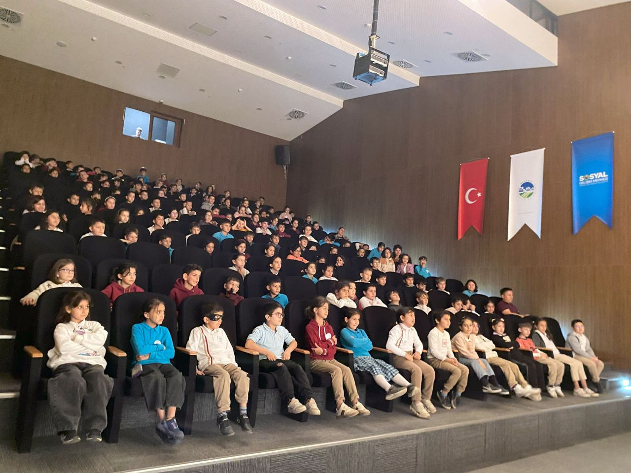 “Akça” Çocuk Tiyatrosu 16 İlçede Miniklerle Buluştu - Sayfa 2