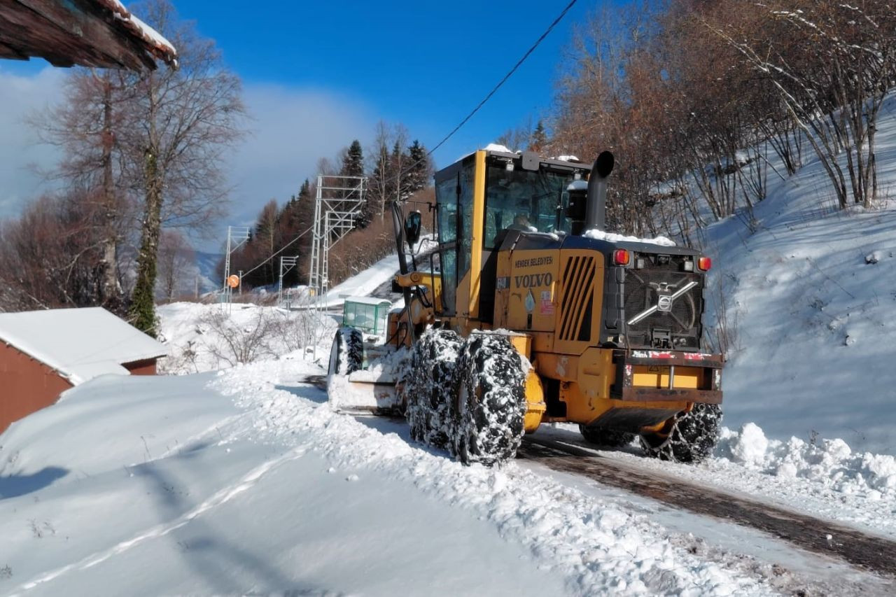 Hendek'te Ekipler Karla Mücadele Çalışmalarına Devam Ediyor - Sayfa 2