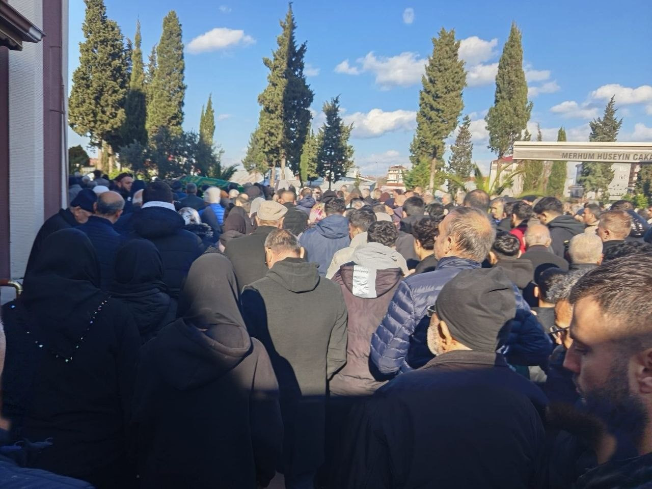 Karasu’da Pencereden Düşen 8. Sınıf Öğrencisi Hayatını Kaybetti - Sayfa 1