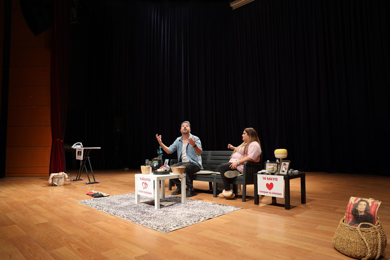 “Ruh Öküzüm” Sahnedeydi, Tiyatroseverler Salonu Doldurdu - Sayfa 2