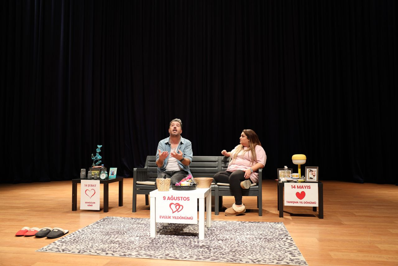 “Ruh Öküzüm” Sahnedeydi, Tiyatroseverler Salonu Doldurdu - Sayfa 1