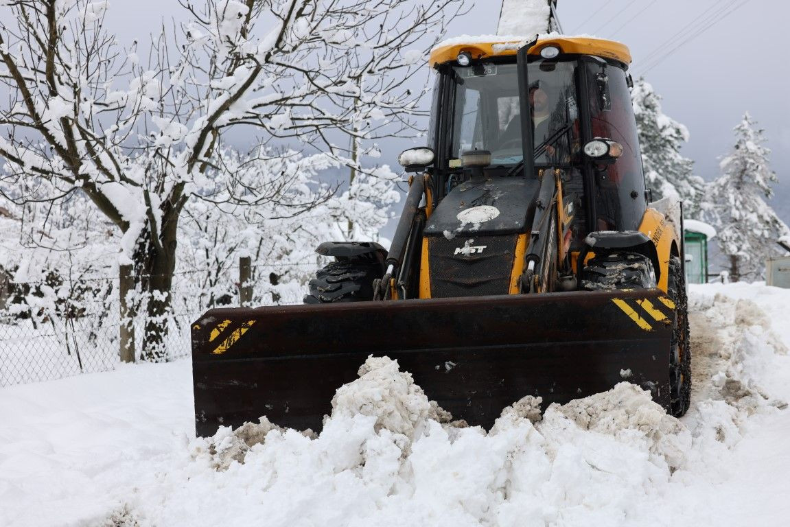 Hendek’te Karla Mücadele Seferberliği Devam Ediyor - Sayfa 4