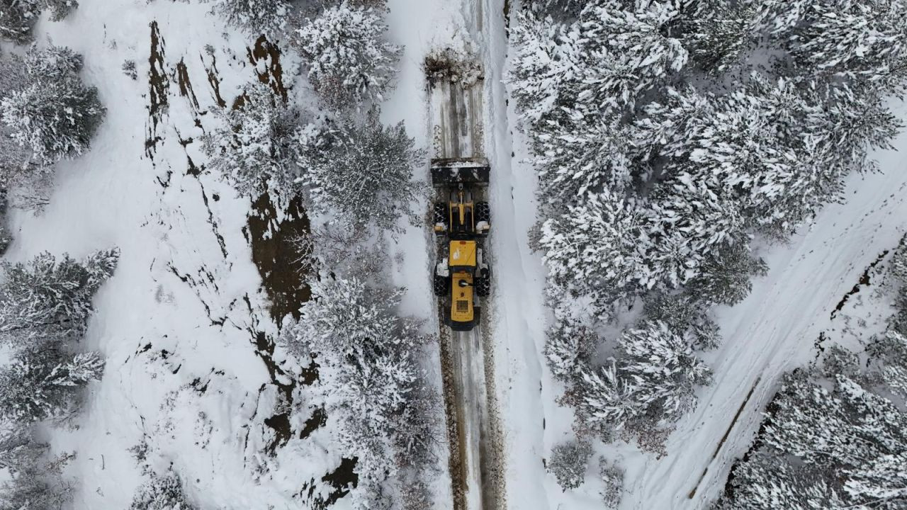Büyükşehir Duraksız Kar Mesaisiyle Grup Yollarının Tamamını Ulaşıma Açtı - Sayfa 4