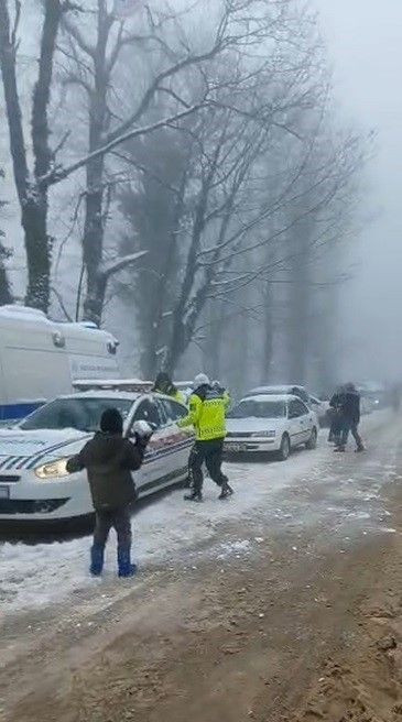 Jandarma Çocuklarla Kar Topu Savaşı Yaptı - Sayfa 3