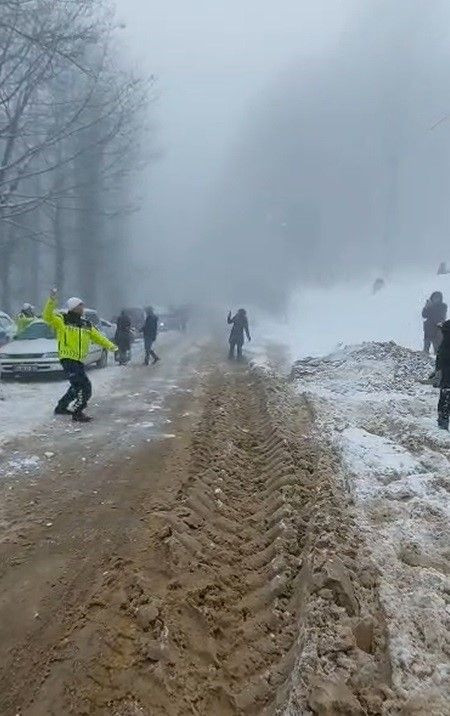 Jandarma Çocuklarla Kar Topu Savaşı Yaptı - Sayfa 1