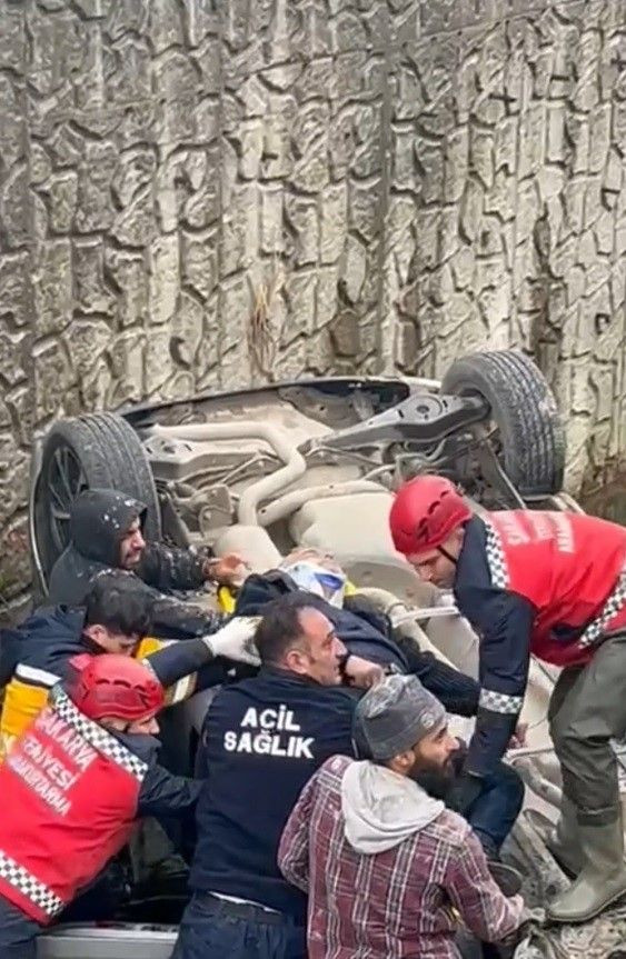 Akyazı’da Otomobil Su Kanalına Uçtu: Sürücü Yaralandı - Sayfa 3