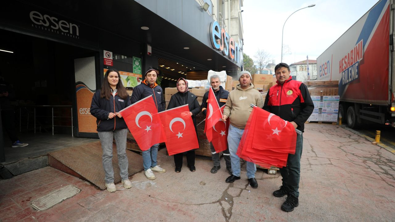 Başkan Ata İlçeyi Al Bayraklarla Donattı - Sayfa 1