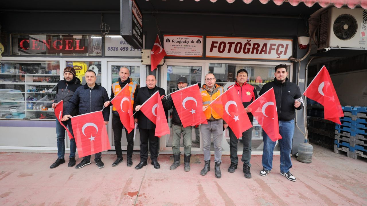 Başkan Ata İlçeyi Al Bayraklarla Donattı - Sayfa 2