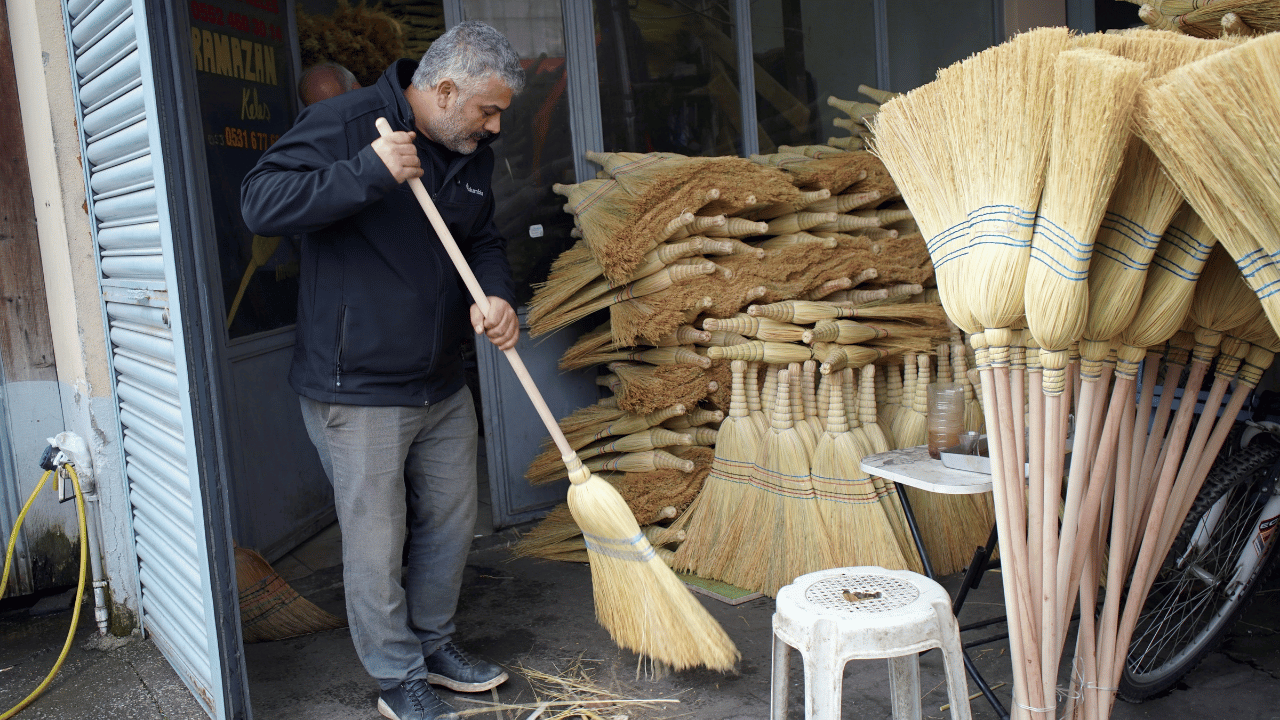 Sakarya’da Bir Meslek Daha Can Çekişiyor: Ot Süpürgecilik - Sayfa 4