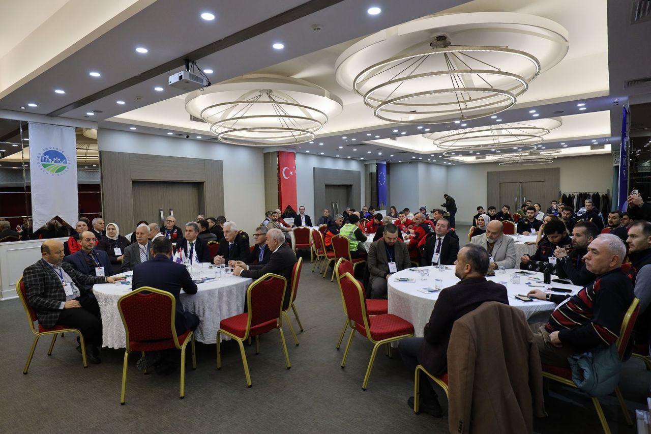 “Depremde İnternet Ve Hatlar Gitse De İletişimi Kesmeyen Umut” - Sayfa 4