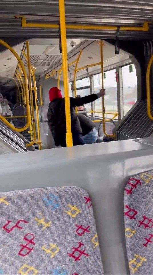 Belediye Otobüsünde Dehşet: Tartışma Bir Anda Dayağa Dönüştü - Sayfa 4