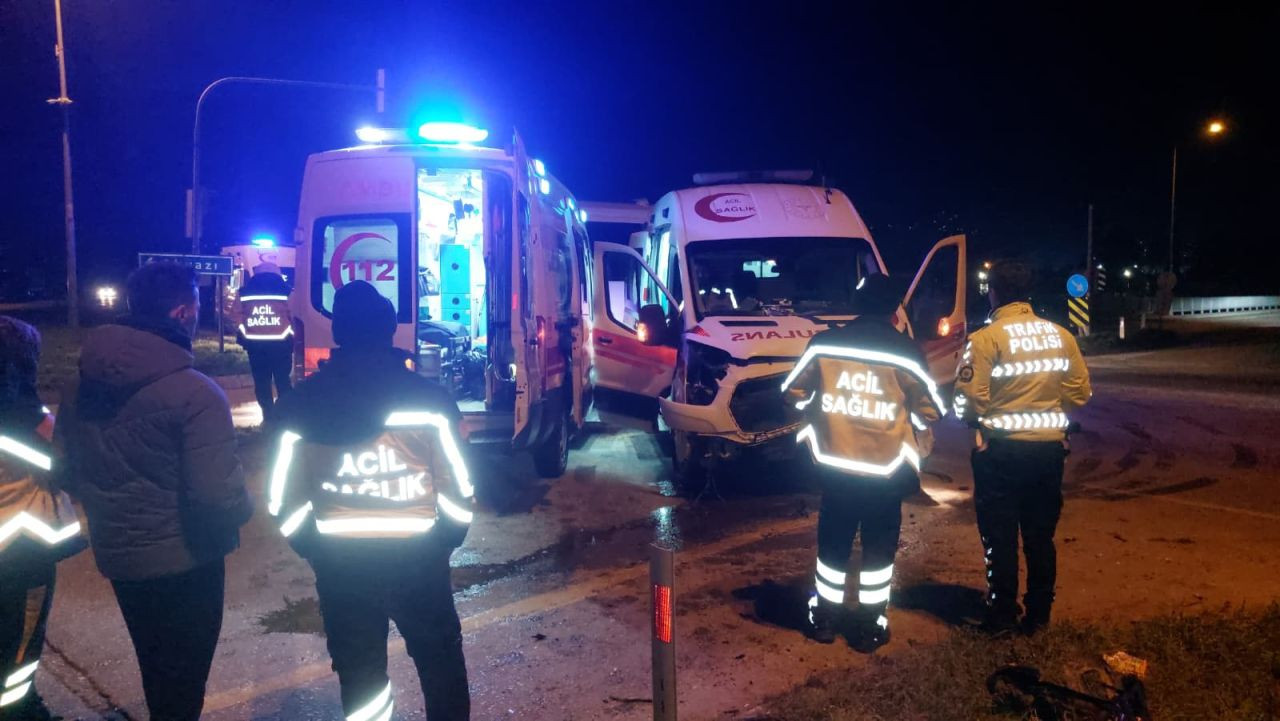 Akyazı’da Ambulans ile Otomobil Çarpıştı: 1 Yaralı - Sayfa 3