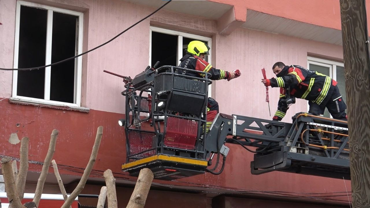 Türk bayraklarına İtfaiyeden Örnek Hassasiyet - Sayfa 4