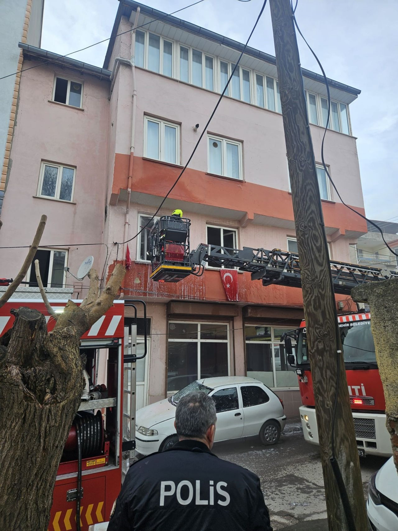 Türk bayraklarına İtfaiyeden Örnek Hassasiyet - Sayfa 2