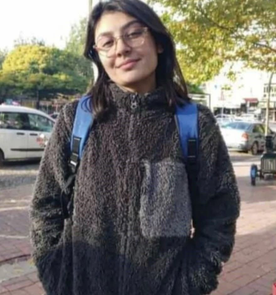 Kayıp Olarak Aranan 15 Yaşındaki Kız Çocuğu Dere Kenarında Ölü Bulundu - Sayfa 1