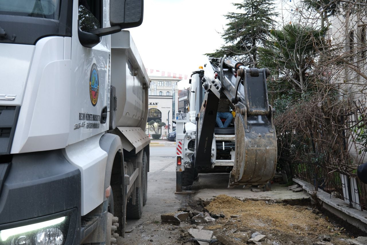 Serdivan’da Otopark Hamlesi: Yeni Durak İstiklal Mahallesi - Sayfa 1