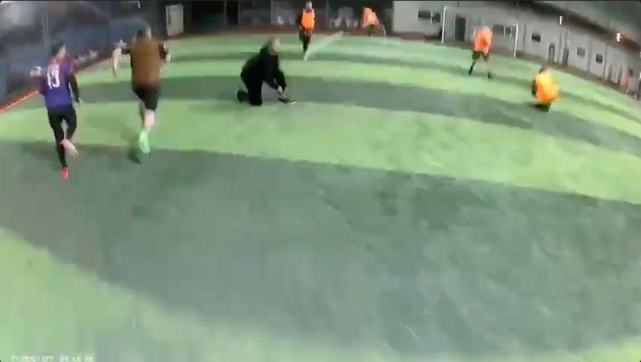 Halı Sahanın Çatısı Çöktü, Futbolcular Son Anda Kaçtı - Sayfa 4