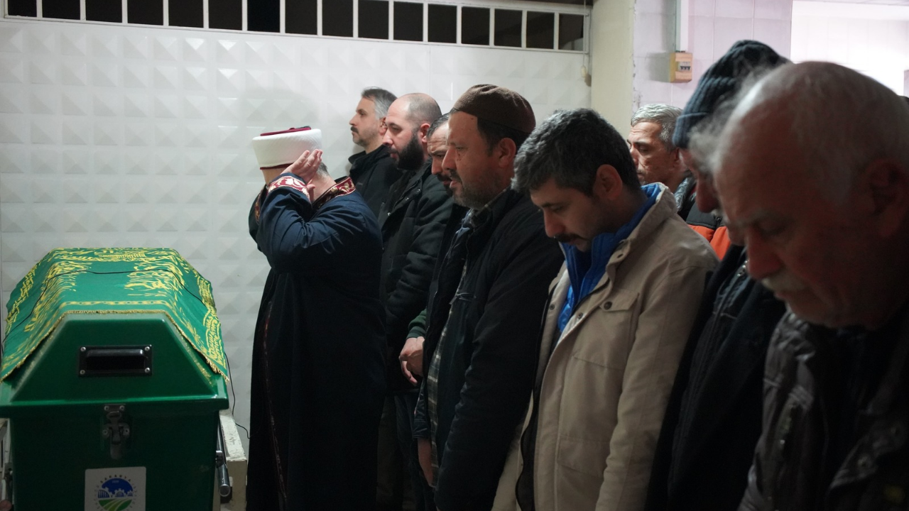 Bulgaristan’daki Kazada Ölen Tır Sürücüsü Sakarya’da Defnedildi - Sayfa 3