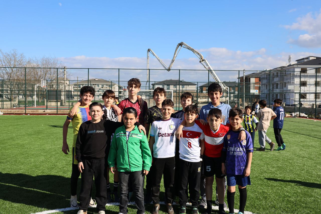 Hanlıköy’de Yeni Spor Sahası Çocukların Göz Bebeği Oldu - Sayfa 1