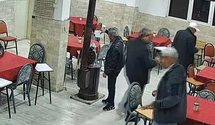 Sobaya Kolonya Döktüler, Saniyeler Sonra Bomba Gibi Patladı - Sayfa 3