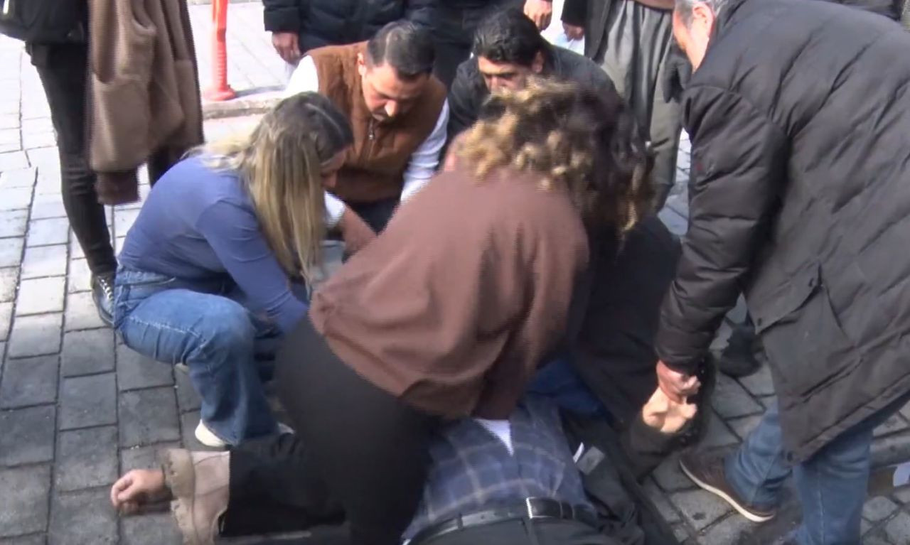 Kalbi Duran Yaşlı Adama Vatandaşlar Kalp Masajı Yaptı - Sayfa 1