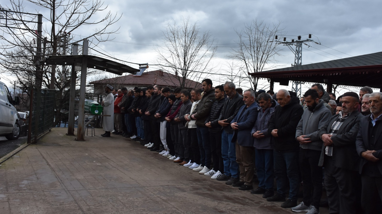 Tartışmada Tüfekle Vurulan 22 Yaşındaki Genç Defnedildi - Sayfa 1