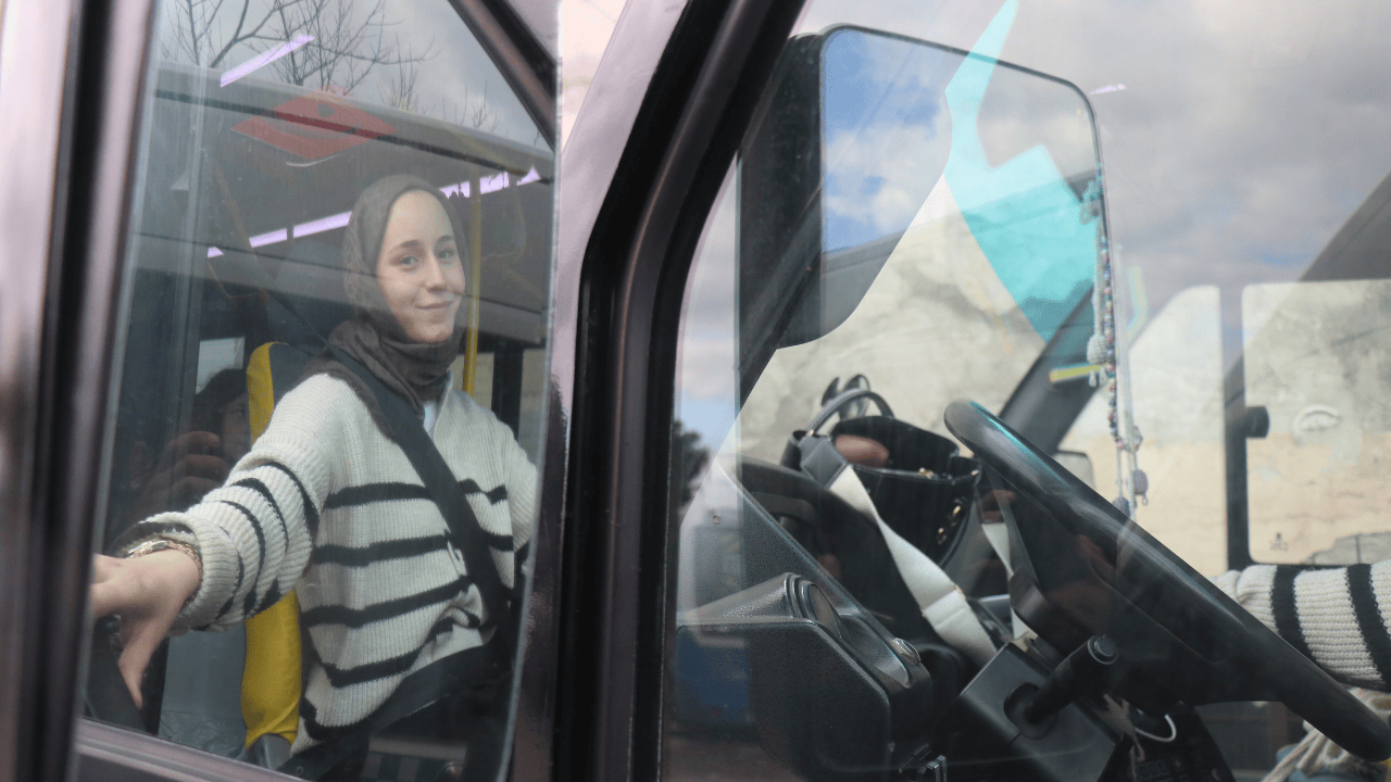 Muavinlikle Başladı, Minibüs Direksiyonunda Kadınlara İlham Oluyor - Sayfa 2