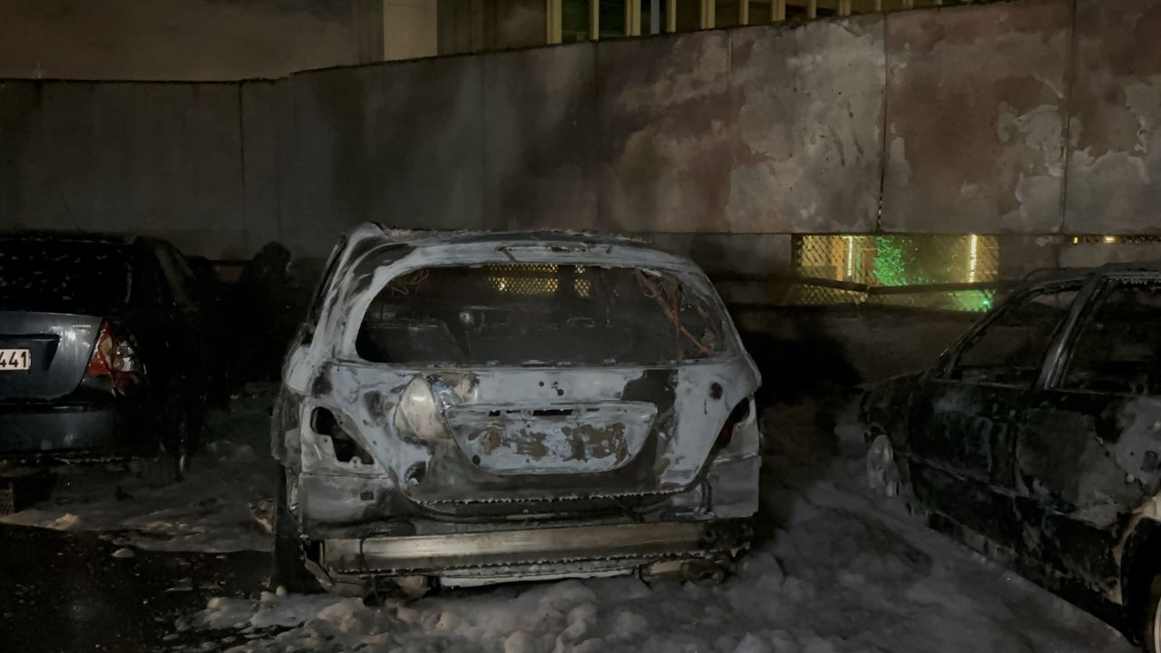 Otoparkta Park Halindeki 5 Araç Alevlere Teslim Oldu - Sayfa 2