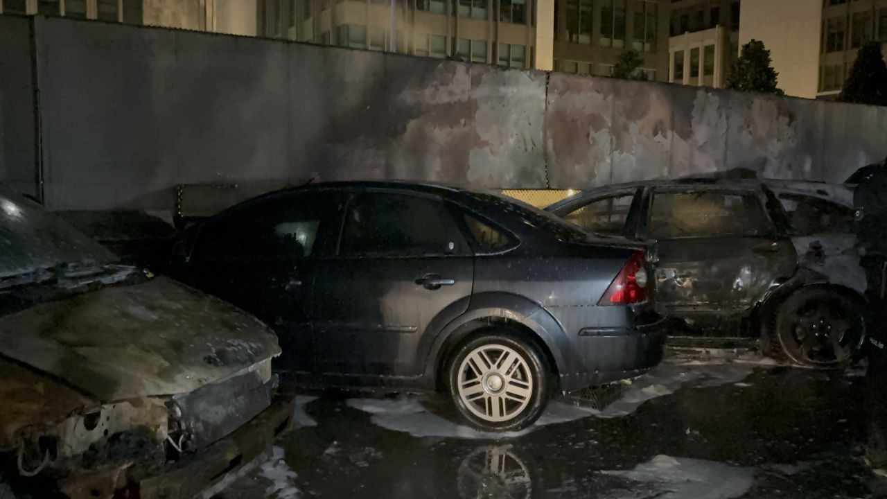 Otoparkta Park Halindeki 5 Araç Alevlere Teslim Oldu - Sayfa 3