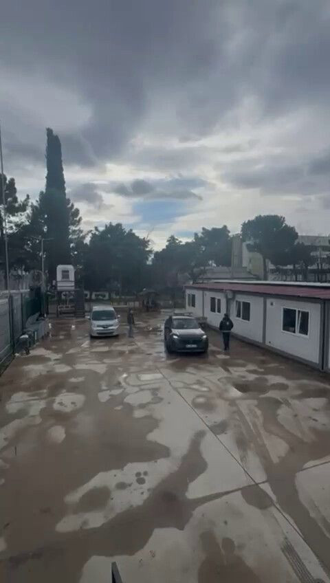 SUV Tarzı Aracın Her Köşesinden Düzensiz Göçmen Çıktı - Sayfa 2