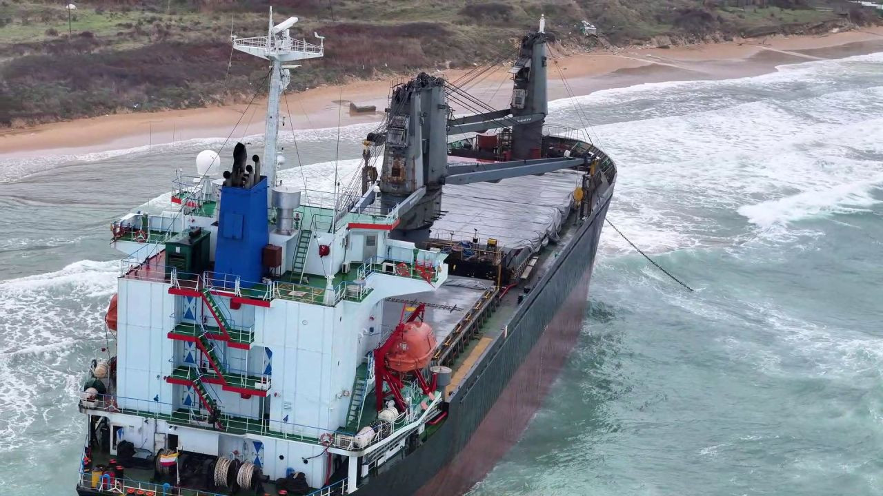 Kastamonu’da Vurulan ‘Razouk’ Gemisi Sarıyer Açıklarında Karaya Oturdu - Sayfa 3